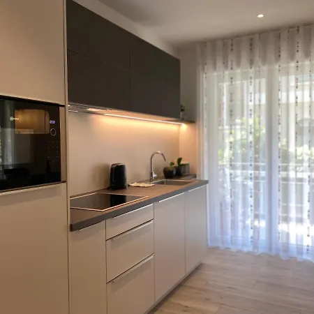 Ferienwohnung Neu, zentral, sonnig, Garage inklusive Meran Exterior foto
