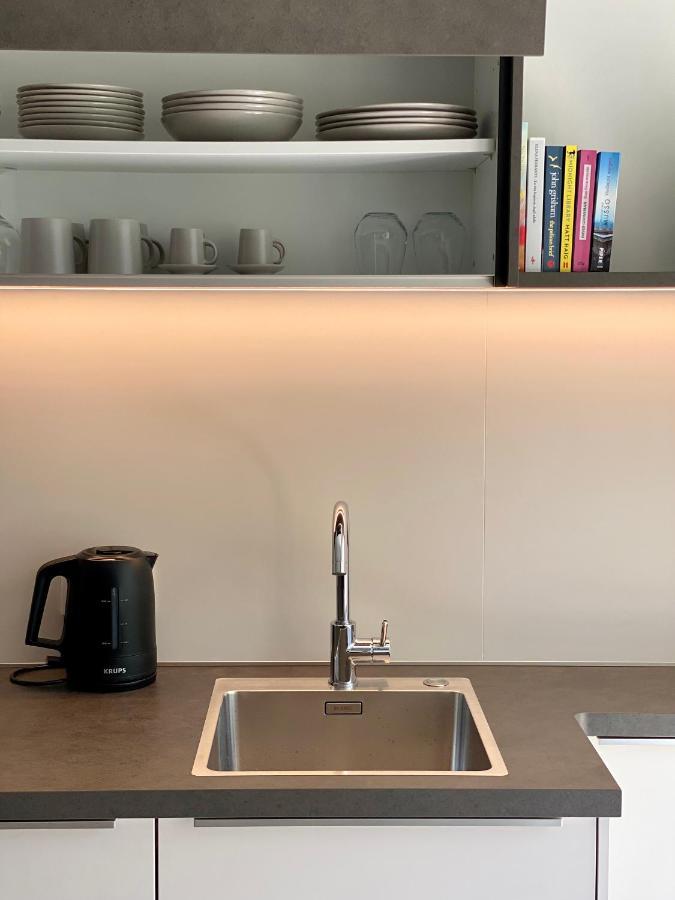 Neu, Zentral, Sonnig, Garage Inklusive Apartment *